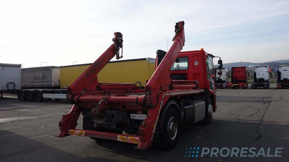 DAF CF 370 FA Day Cab EURO 6 řetězový nosič kontejnerů AK12 - Komunalni tovornjak: slika 5 DAF CF 370 FA Day Cab EURO 6 řetězový nosič kontejnerů AK12 - Komunalni tovornjak: slika 5
