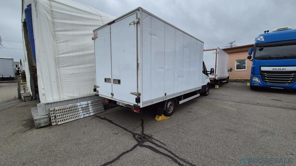 IVECO DAILY 35S16 skříň - 8 palet - Dostavno vozilo z zabojnikom: slika 4 IVECO DAILY 35S16 skříň - 8 palet - Dostavno vozilo z zabojnikom: slika 4