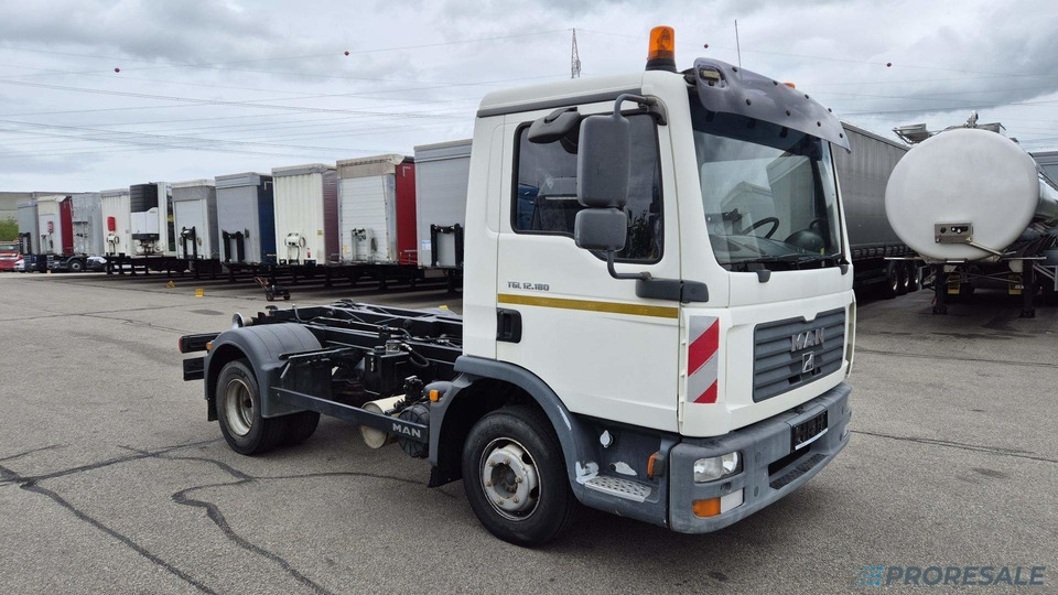 MAN TGL 12.180 4x2 BB EURO 3 - Hákový nosič kontejnerů - Kotalni prekucni tovornjak: slika 1 MAN TGL 12.180 4x2 BB EURO 3 - Hákový nosič kontejnerů - Kotalni prekucni tovornjak: slika 1