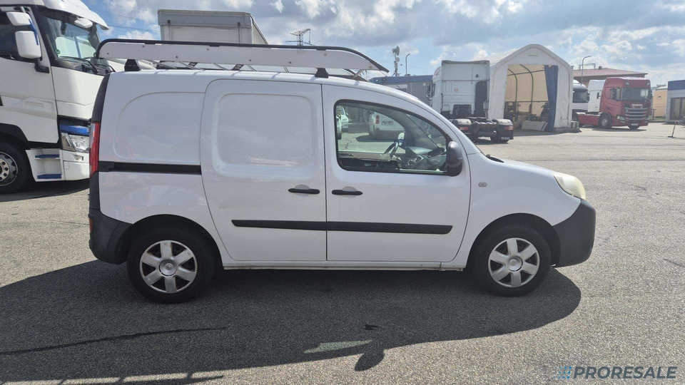 RENAULT KANGOO EXPRESS 1,5 dCi 55 kW - Dostavno vozilo z zabojnikom: slika 4 RENAULT KANGOO EXPRESS 1,5 dCi 55 kW - Dostavno vozilo z zabojnikom: slika 4