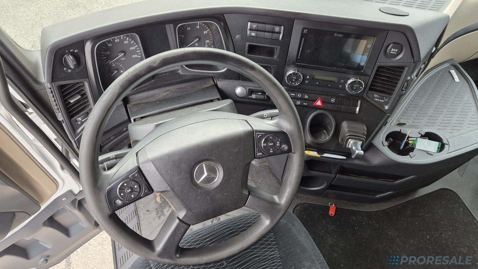 MERCEDES-BENZ ACTROS 1845 LS BIG SPACE EURO 6 - Vlačilec: slika 4 MERCEDES-BENZ ACTROS 1845 LS BIG SPACE EURO 6 - Vlačilec: slika 4