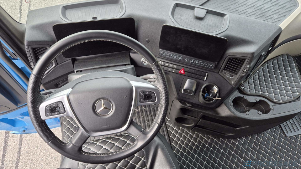 MERCEDES-BENZ ACTROS 1848 LSRL GIGA SPACE EURO 6 - Vlačilec: slika 4 MERCEDES-BENZ ACTROS 1848 LSRL GIGA SPACE EURO 6 - Vlačilec: slika 4