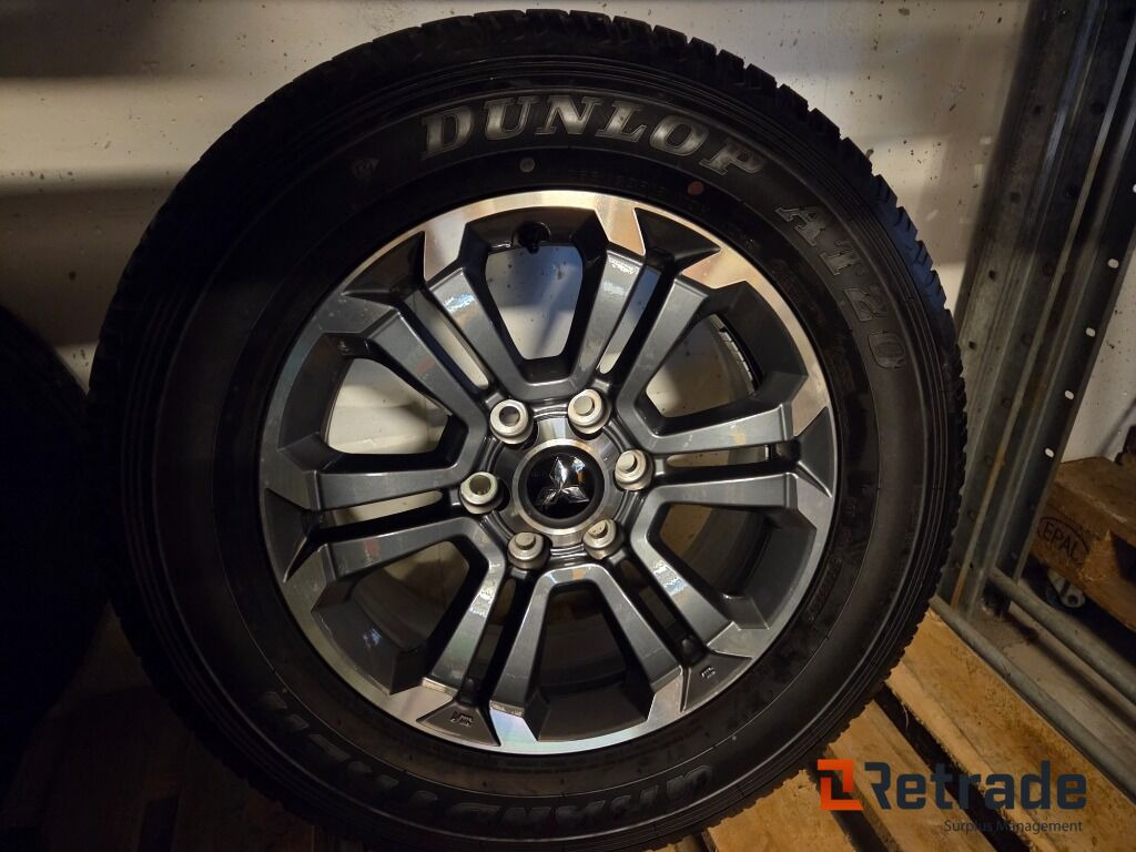 4 stk ubrukte felger og dekk som passer Mitsubishi L200 2022 mod - Gradbena oprema: slika 1 4 stk ubrukte felger og dekk som passer Mitsubishi L200 2022 mod - Gradbena oprema: slika 1