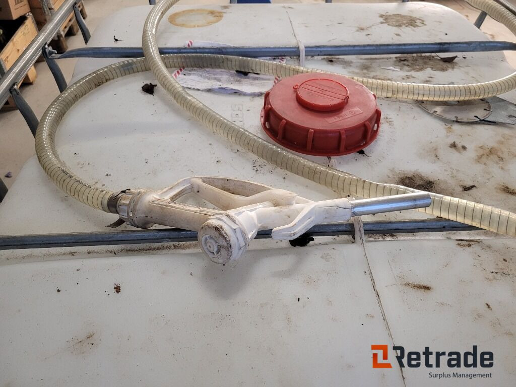 AdBlue 500 Liter IBC - AdBlue rezervoar za Gradbeni stroj: slika 4 AdBlue 500 Liter IBC - AdBlue rezervoar za Gradbeni stroj: slika 4