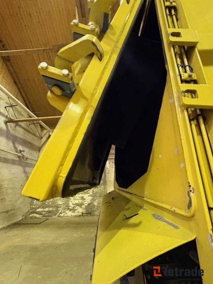 Smetarski tovornjak Glykol suger - Scania P310 med Bucher STKF 9500 på bygg!: slika 13