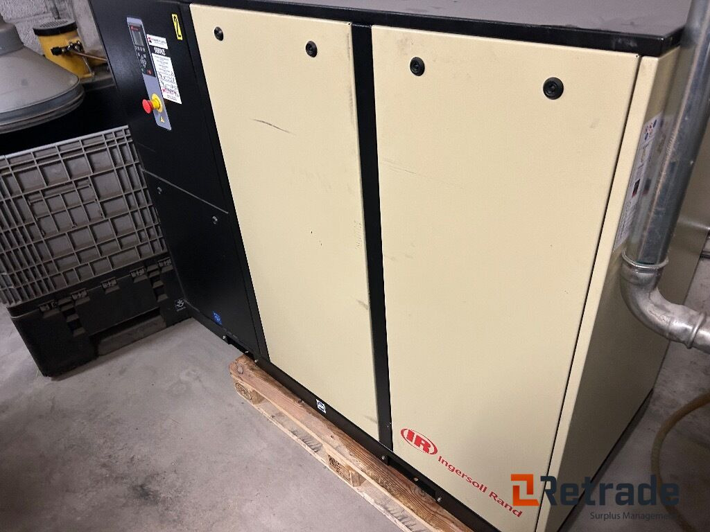 2015 Luft kompressor IR Ingersoll Rand IRN18K-CC-HV og 2012 Luftørker D24 0IN-A - Industrijska oprema: slika 2 2015 Luft kompressor IR Ingersoll Rand IRN18K-CC-HV og 2012 Luftørker D24 0IN-A - Industrijska oprema: slika 2