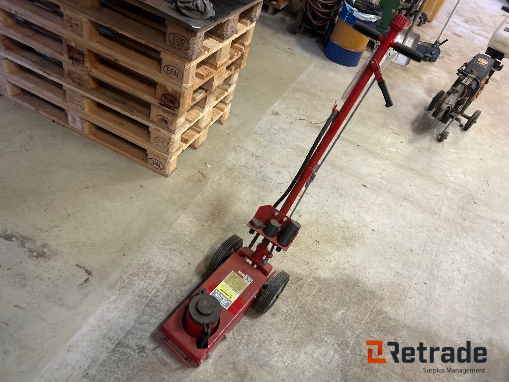 Lastebil jekk på luft 22 ton Air Service Jack - Industrijska oprema: slika 1 Lastebil jekk på luft 22 ton Air Service Jack - Industrijska oprema: slika 1