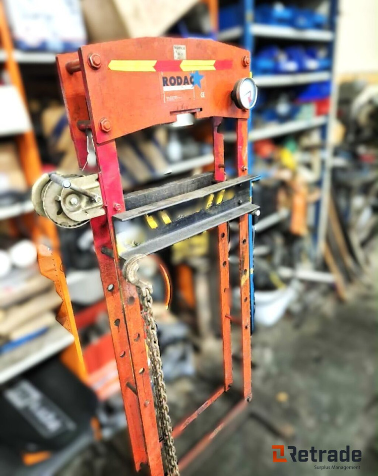 Rodac ROPPA 30 – Kraftig 30-tonns verkstedpresse - Industrijska oprema: slika 4 Rodac ROPPA 30 – Kraftig 30-tonns verkstedpresse - Industrijska oprema: slika 4