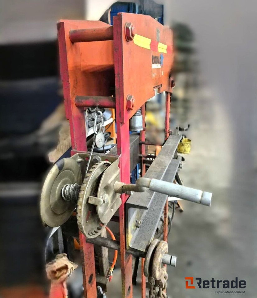 Rodac ROPPA 30 – Kraftig 30-tonns verkstedpresse - Industrijska oprema: slika 3 Rodac ROPPA 30 – Kraftig 30-tonns verkstedpresse - Industrijska oprema: slika 3