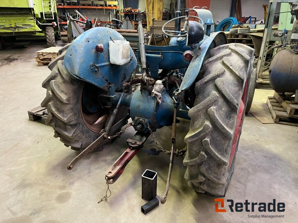 Traktor Ford Dextra Traktor - Kmetijski stroj: slika 5 Traktor Ford Dextra Traktor - Kmetijski stroj: slika 5