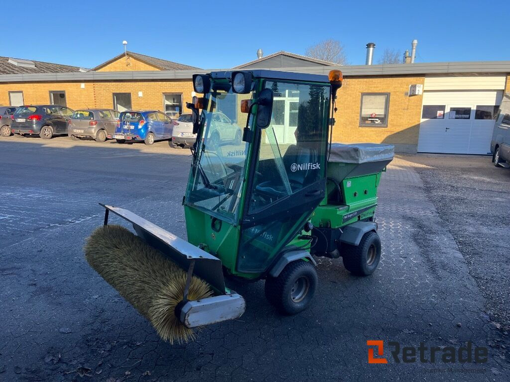 Plæne- og parkmaskiner EGHOLM 2150 Redskabsbærer - Komunalno/ Posebno vozilo: slika 1 Plæne- og parkmaskiner EGHOLM 2150 Redskabsbærer - Komunalno/ Posebno vozilo: slika 1