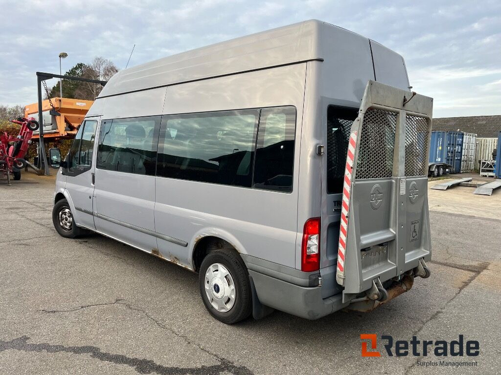 Minibus med lift FORD TRANSIT KOMBI 300L F 2,2 TDCI - Minibus, Potniški kombi: slika 4 Minibus med lift FORD TRANSIT KOMBI 300L F 2,2 TDCI - Minibus, Potniški kombi: slika 4