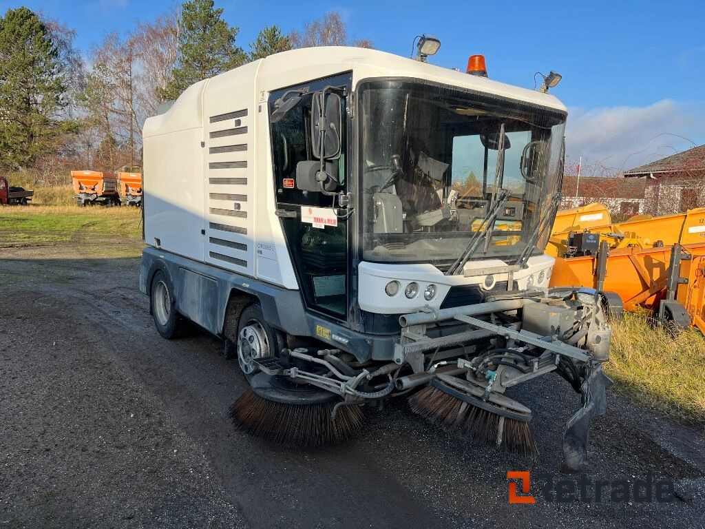 RAVO E6 feje-suge lastbil 3 koste. - Vozilo za pometanje: slika 2 RAVO E6 feje-suge lastbil 3 koste. - Vozilo za pometanje: slika 2