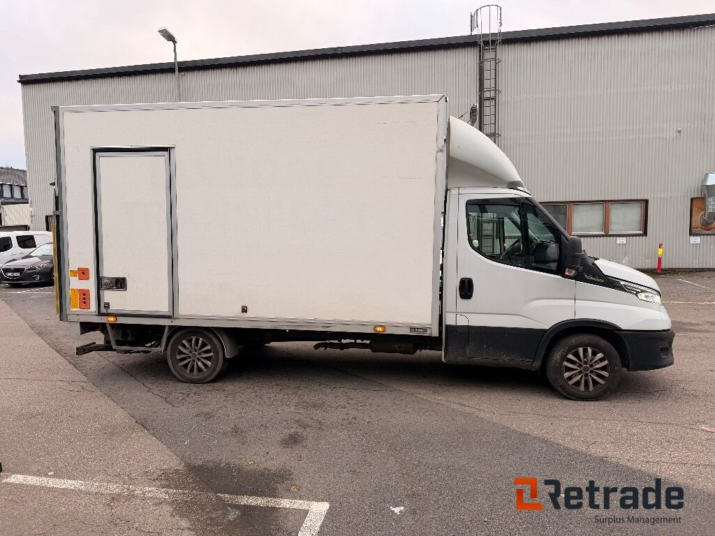 Skapbil IVECO 35S16 (parkert i Oslo) - Dostavno vozilo z zabojnikom: slika 4 Skapbil IVECO 35S16 (parkert i Oslo) - Dostavno vozilo z zabojnikom: slika 4