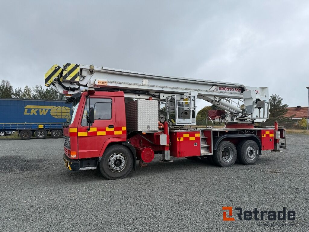 Volvo FL10 6*2 med Bronto 28-2TI skylift - Avtodvigalo: slika 1 Volvo FL10 6*2 med Bronto 28-2TI skylift - Avtodvigalo: slika 1