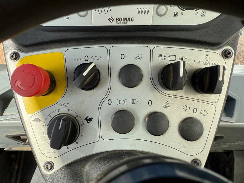 Valjar Bomag BW211DH-5 - German Machine / Only 1311 Hours: slika 11