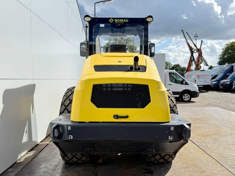 Bomag BW211DH-5 - German Machine / Only 1311 Hours - Valjar: slika 4 Bomag BW211DH-5 - German Machine / Only 1311 Hours - Valjar: slika 4