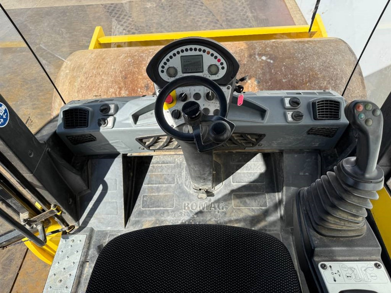 Valjar Bomag BW211DH-5 - German Machine / Only 1311 Hours: slika 9