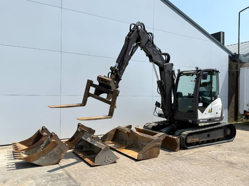 Mecalac 8MCR - 6 Attachments Included! Auto Greasing - Mini bager: slika 2 Mecalac 8MCR - 6 Attachments Included! Auto Greasing - Mini bager: slika 2
