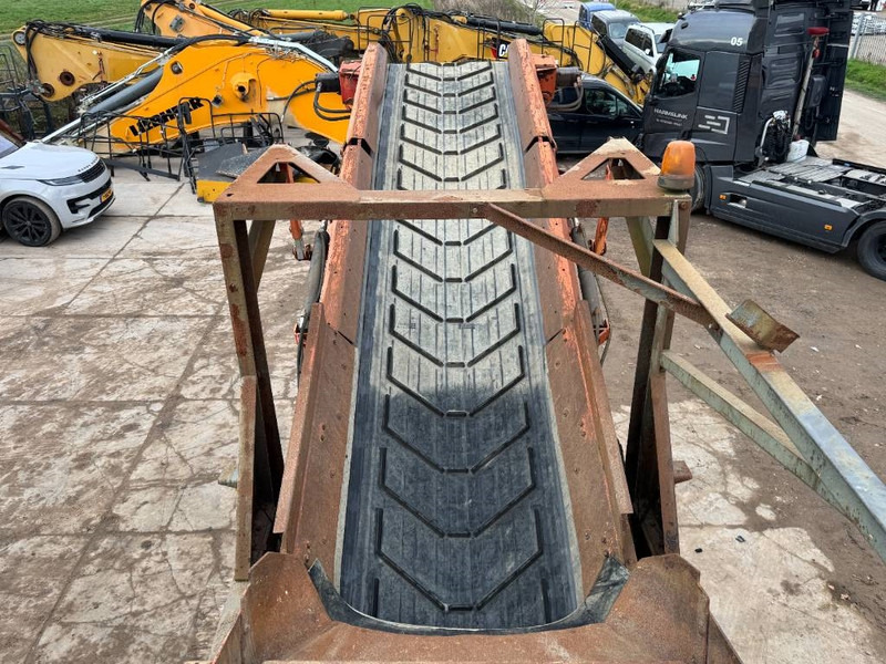 Presejalnik Terex Finlay 883 - Deutz Engine / 2 Side Conveyor: slika 19 Presejalnik Terex Finlay 883 - Deutz Engine / 2 Side Conveyor: slika 19