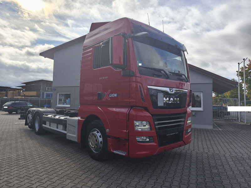 MAN TGX 26.500 BDF 6x2 Euro 6 Retarder Standard Lift+Lenk Euro 6 (29 - Tovornjak-šasija: slika 2 MAN TGX 26.500 BDF 6x2 Euro 6 Retarder Standard Lift+Lenk Euro 6 (29 - Tovornjak-šasija: slika 2