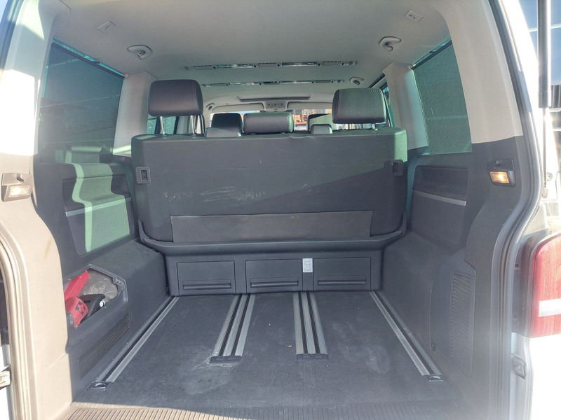 Minibus, Potniški kombi Volkswagen Transporter Multivan AHK Doppelklima Tisch Leder 7-Sitzer: slika 19