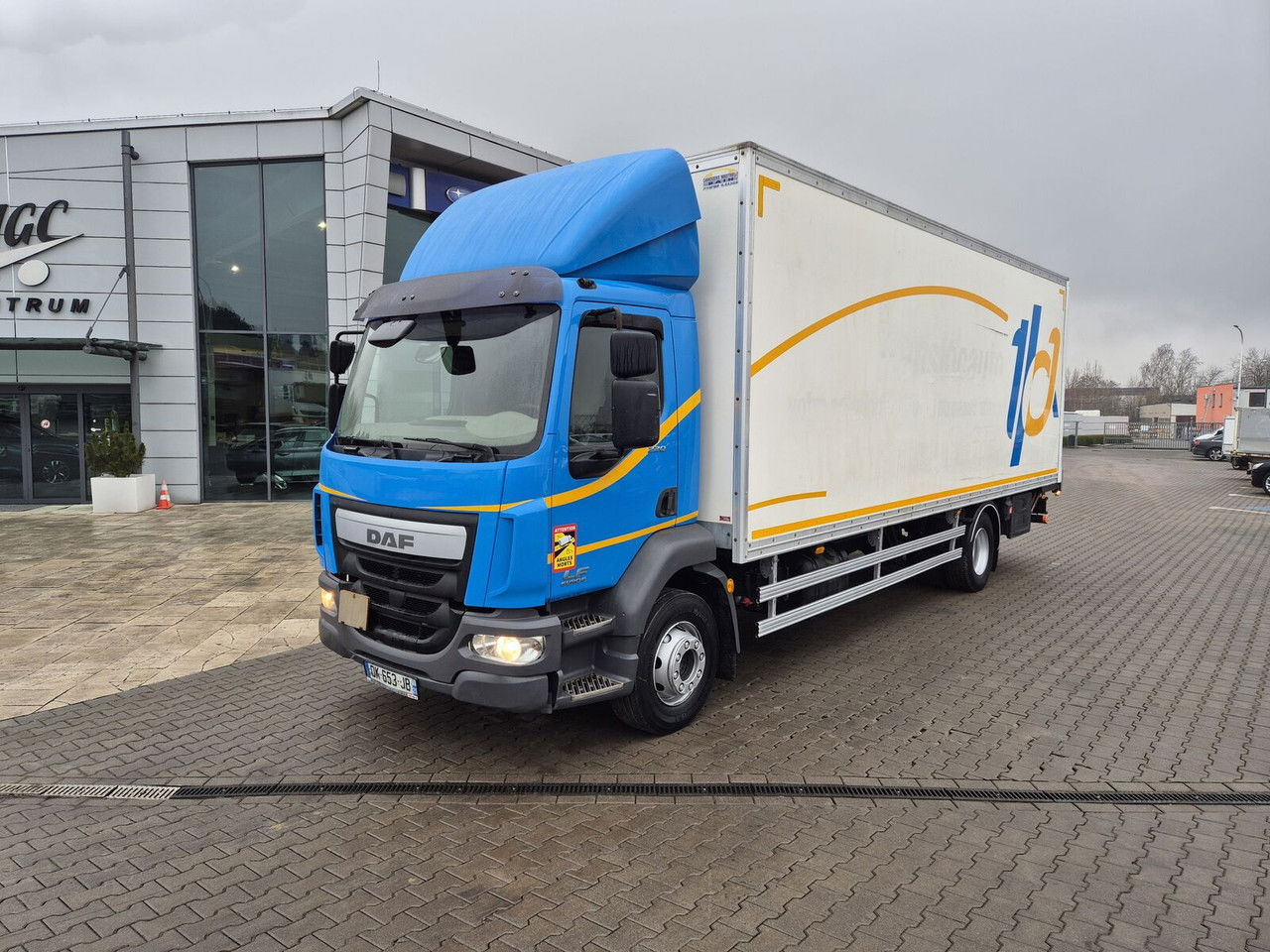DAF LF 220 DAF LF 220 - Tovornjak zabojnik: slika 1 DAF LF 220 DAF LF 220 - Tovornjak zabojnik: slika 1
