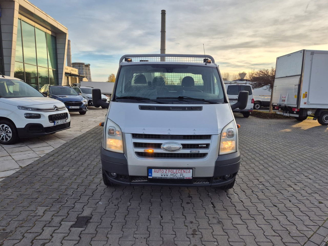 Ford Transit 350 2.4 TDCi / Very Strong Hiab / 1 Owner / Serviced - Dostavno vozilo s kesonom: slika 3 Ford Transit 350 2.4 TDCi / Very Strong Hiab / 1 Owner / Serviced - Dostavno vozilo s kesonom: slika 3