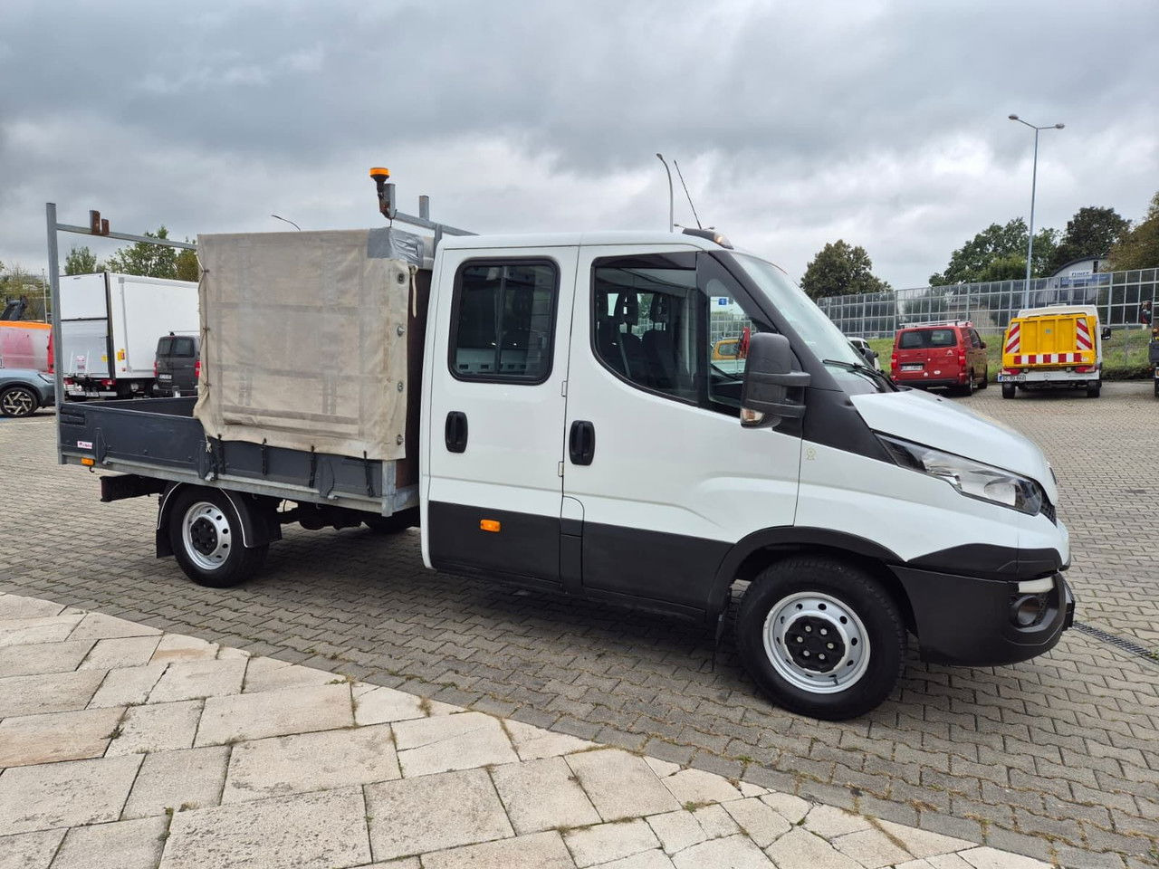 Iveco Daily 35 35S15 / Doka / 1 Owner / LOW KM / 7 Seats - Dostavno vozilo s kesonom: slika 5 Iveco Daily 35 35S15 / Doka / 1 Owner / LOW KM / 7 Seats - Dostavno vozilo s kesonom: slika 5