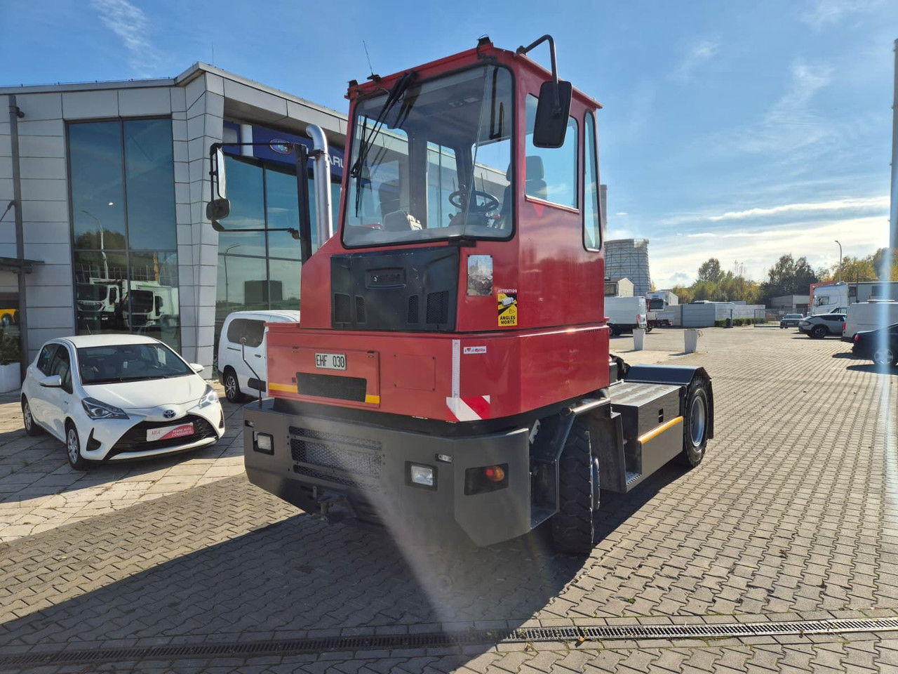 Kalmar TR618i / 1 Owner / LOW KM / Works Great / NEW Tire S - Terminalski traktor: slika 2 Kalmar TR618i / 1 Owner / LOW KM / Works Great / NEW Tire S - Terminalski traktor: slika 2