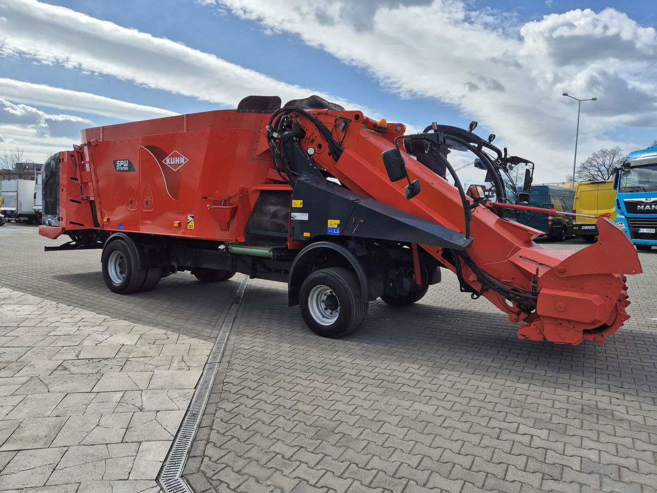 Kuhn SPW 22 Intense /feed wagon/ 1 Owner / NEW Service SPW 22 Intense /feed wago - Mešalnik za krmo: slika 1 Kuhn SPW 22 Intense /feed wagon/ 1 Owner / NEW Service SPW 22 Intense /feed wago - Mešalnik za krmo: slika 1