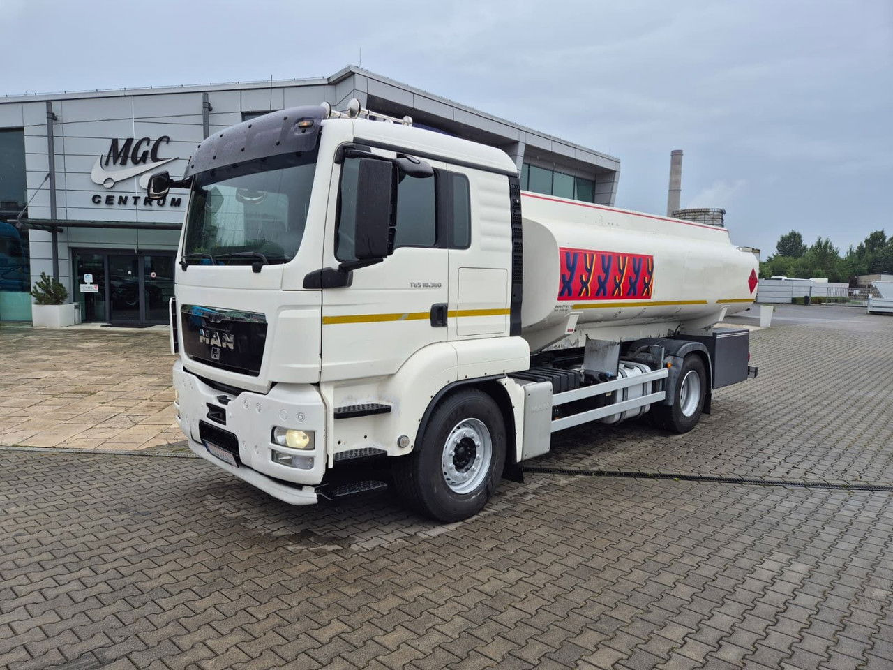 MAN TGS 18.360 OIL Transport / Good Condition - Tovornjak cisterna: slika 2 MAN TGS 18.360 OIL Transport / Good Condition - Tovornjak cisterna: slika 2