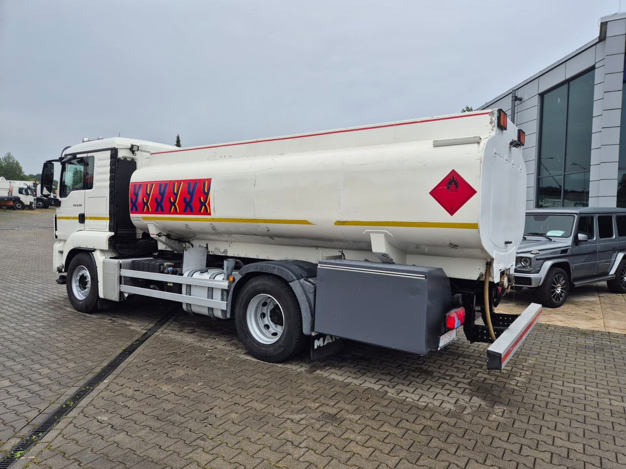 Tovornjak cisterna MAN TGS 18.360 OIL Transport / Good Condition: slika 13