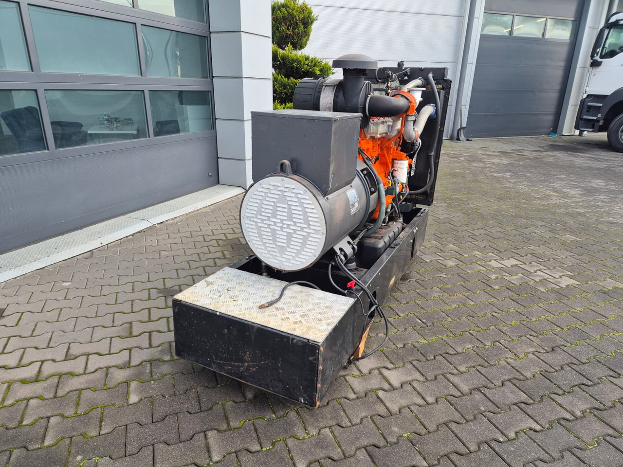 MECALAC ECP34 2S4 - Iveco Engine,126kVA,New oils, filters, Mecc Alte ECP34 2S4 - Iveco Engine,126kVA,New oils, filters, Like New - Generator: slika 5 MECALAC ECP34 2S4 - Iveco Engine,126kVA,New oils, filters, Mecc Alte ECP34 2S4 - Iveco Engine,126kVA,New oils, filters, Like New - Generator: slika 5