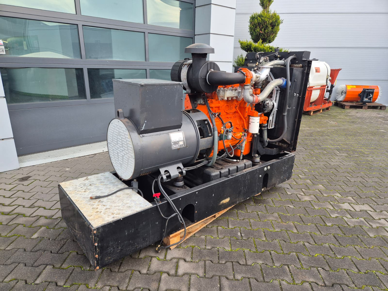 MECALAC ECP34 2S4 - Iveco Engine,126kVA,New oils, filters, Mecc Alte ECP34 2S4 - Iveco Engine,126kVA,New oils, filters, Like New - Generator: slika 4 MECALAC ECP34 2S4 - Iveco Engine,126kVA,New oils, filters, Mecc Alte ECP34 2S4 - Iveco Engine,126kVA,New oils, filters, Like New - Generator: slika 4