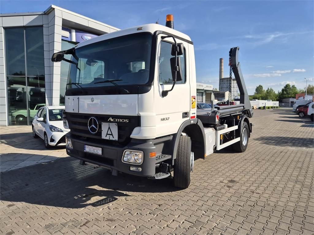 Mercedes-Benz Actros 1832 / FORNAL 180 / 1 OWNER / SERVICED! - Komunalni tovornjak: slika 2 Mercedes-Benz Actros 1832 / FORNAL 180 / 1 OWNER / SERVICED! - Komunalni tovornjak: slika 2