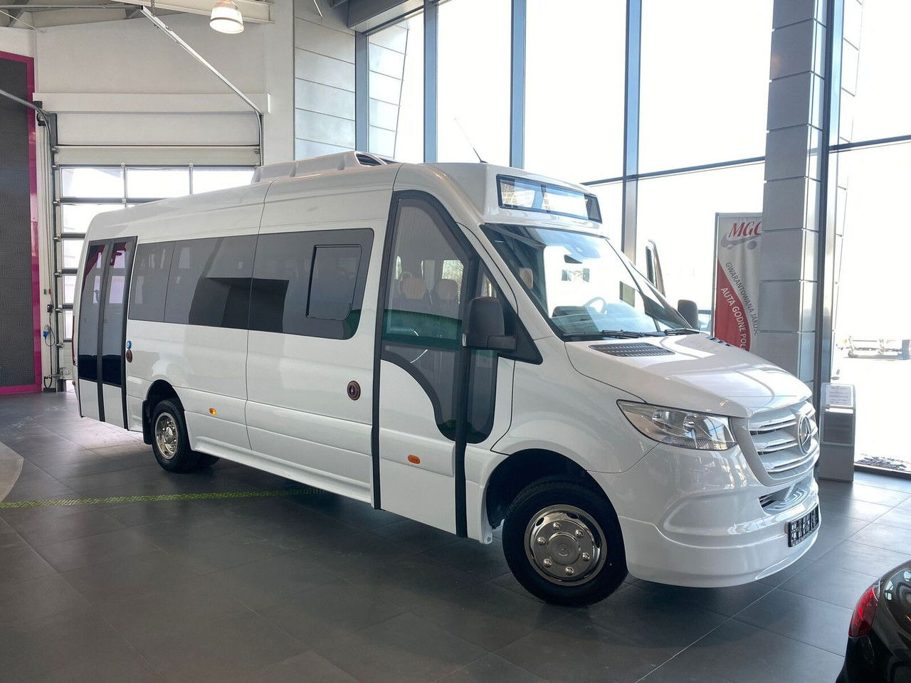 Mercedes-Benz Sprinter 517 - Minibus, Potniški kombi: slika 5 Mercedes-Benz Sprinter 517 - Minibus, Potniški kombi: slika 5