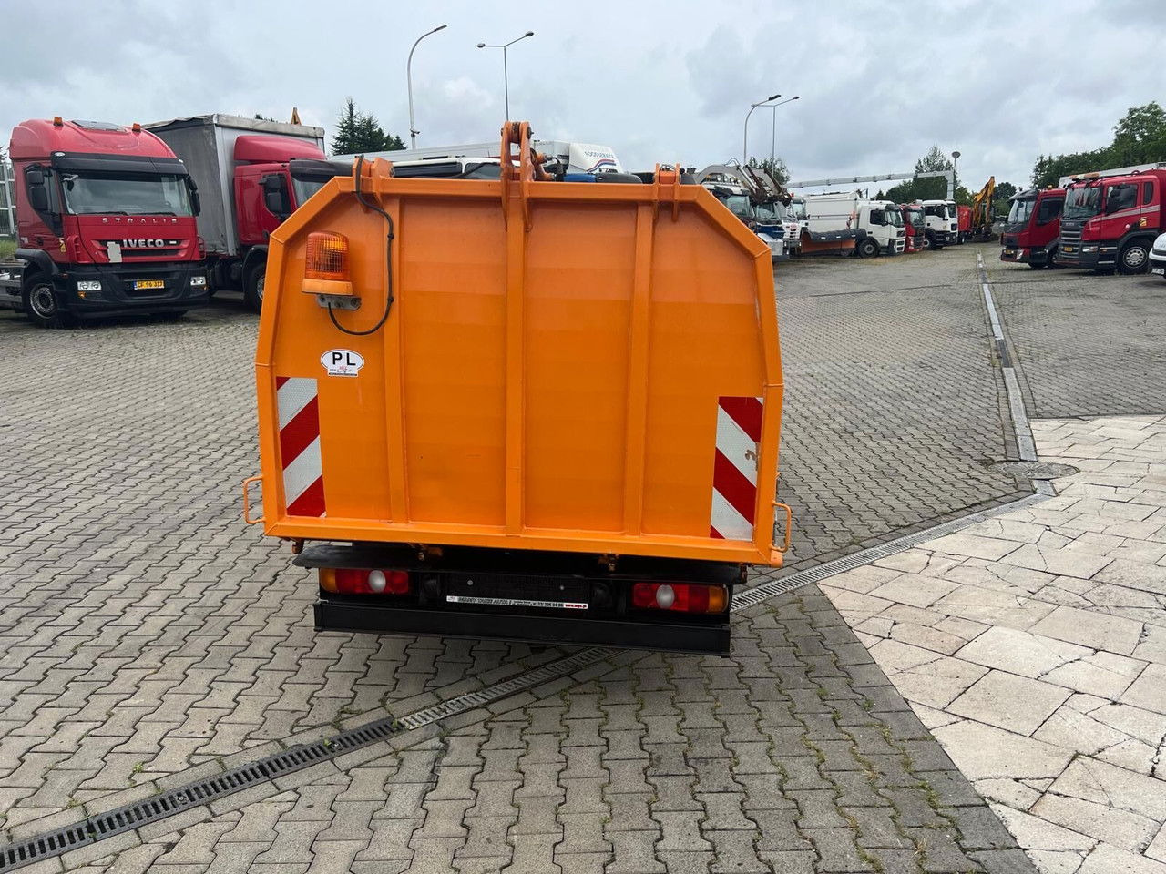 Mitsubishi Canter Fuso 3S13 AMT / Presscontainer / LOW KM / Super Condition - Smetarski tovornjak: slika 5 Mitsubishi Canter Fuso 3S13 AMT / Presscontainer / LOW KM / Super Condition - Smetarski tovornjak: slika 5