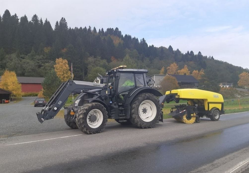 Schmidt TSS 122, Like NEW, Only 203 hours, up to 40KM/h - Transport all - Industrijski pometalni stroj: slika 1 Schmidt TSS 122, Like NEW, Only 203 hours, up to 40KM/h - Transport all - Industrijski pometalni stroj: slika 1