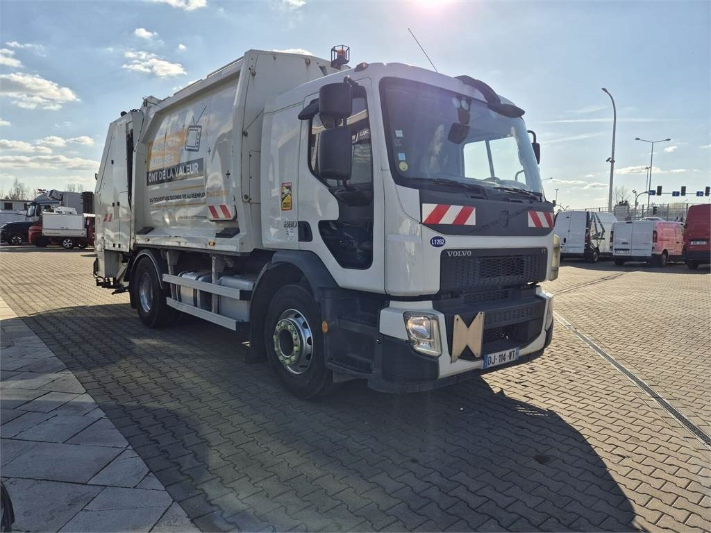 Volvo FE 280 / 13M3 / GEESINKNORBA / EURO 6 / 3 SEATS - Smetarski tovornjak: slika 4 Volvo FE 280 / 13M3 / GEESINKNORBA / EURO 6 / 3 SEATS - Smetarski tovornjak: slika 4