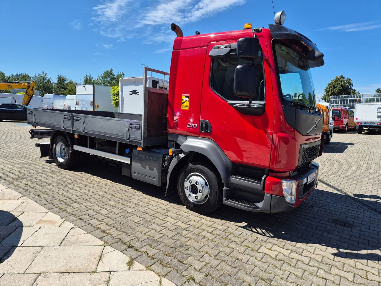 Volvo FL 210 1 Owner / LOW KM / Fassi - Tovornjak s kesonom, Tovornjak z dvigalom: slika 5 Volvo FL 210 1 Owner / LOW KM / Fassi - Tovornjak s kesonom, Tovornjak z dvigalom: slika 5