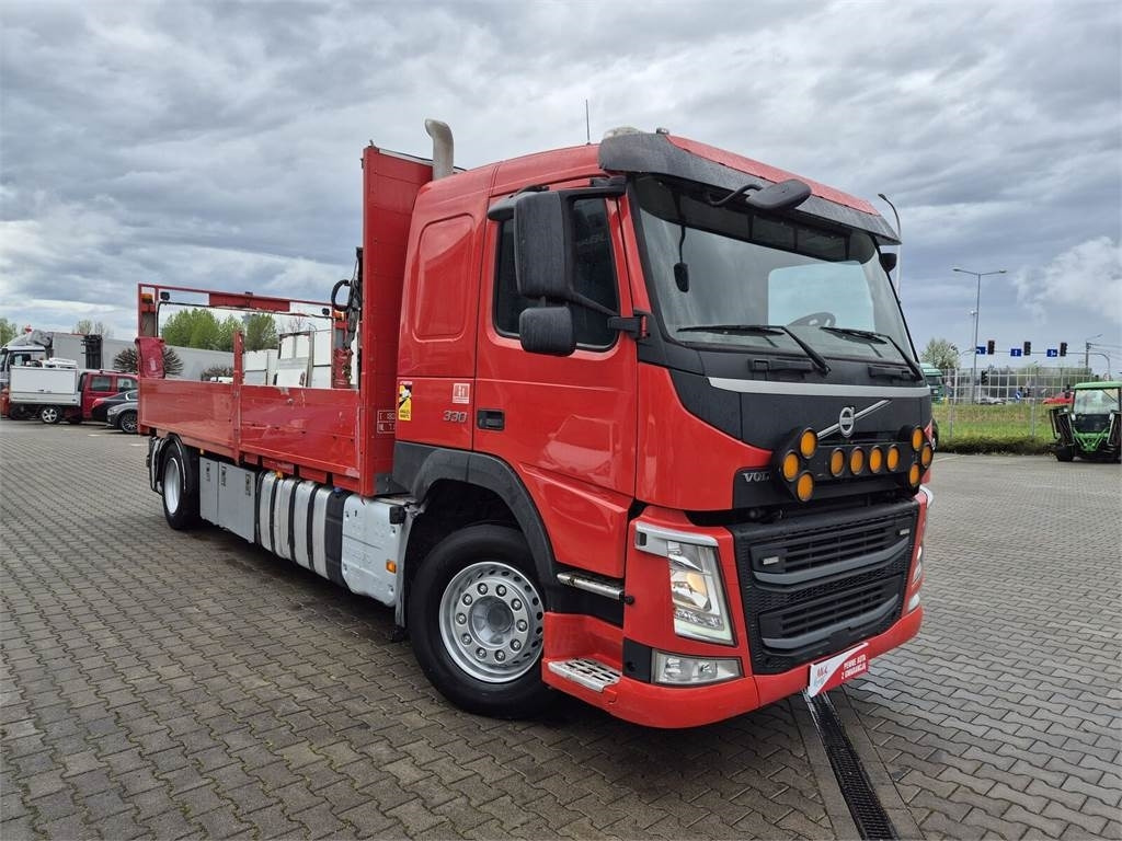 Volvo FM 330 / WEBASTO / HDS HIAB / 1 OWNER - Tovornjak s kesonom: slika 1 Volvo FM 330 / WEBASTO / HDS HIAB / 1 OWNER - Tovornjak s kesonom: slika 1