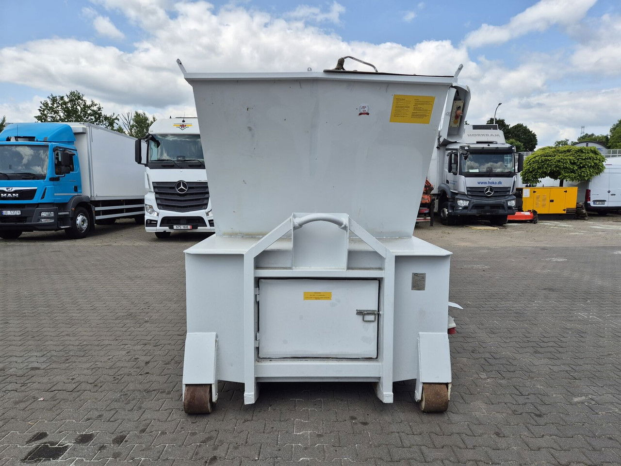 Diversen K 1812/20 Compoman K 1812/20 Diversen K 1812/20 Compoman K 1812/20 - Zamenljiva nadgradnja/ Kontejnerj: slika 3 Diversen K 1812/20 Compoman K 1812/20 Diversen K 1812/20 Compoman K 1812/20 - Zamenljiva nadgradnja/ Kontejnerj: slika 3