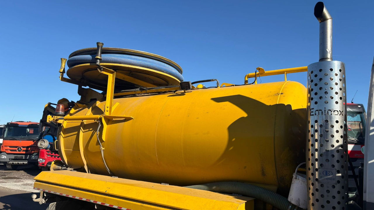 DAF AE55 4x2 vacuum + pressure truck - 8000 liters - Vakuumski tovornjak: slika 4 DAF AE55 4x2 vacuum + pressure truck - 8000 liters - Vakuumski tovornjak: slika 4