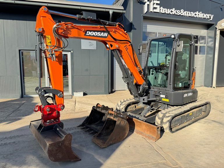 Doosan DX50Z-7 - Powertilt - 2022 Year - 330 Working Hours - Mini bager: slika 1 Doosan DX50Z-7 - Powertilt - 2022 Year - 330 Working Hours - Mini bager: slika 1