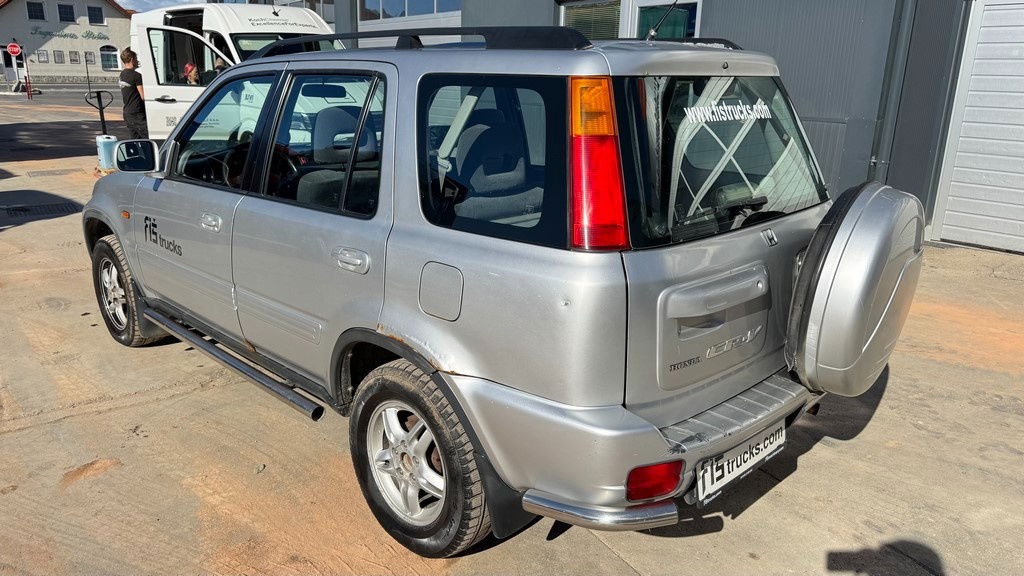 Honda CRV 2.0 - Petrol - AIR Condition - 5 Doors - SUV: slika 5 Honda CRV 2.0 - Petrol - AIR Condition - 5 Doors - SUV: slika 5