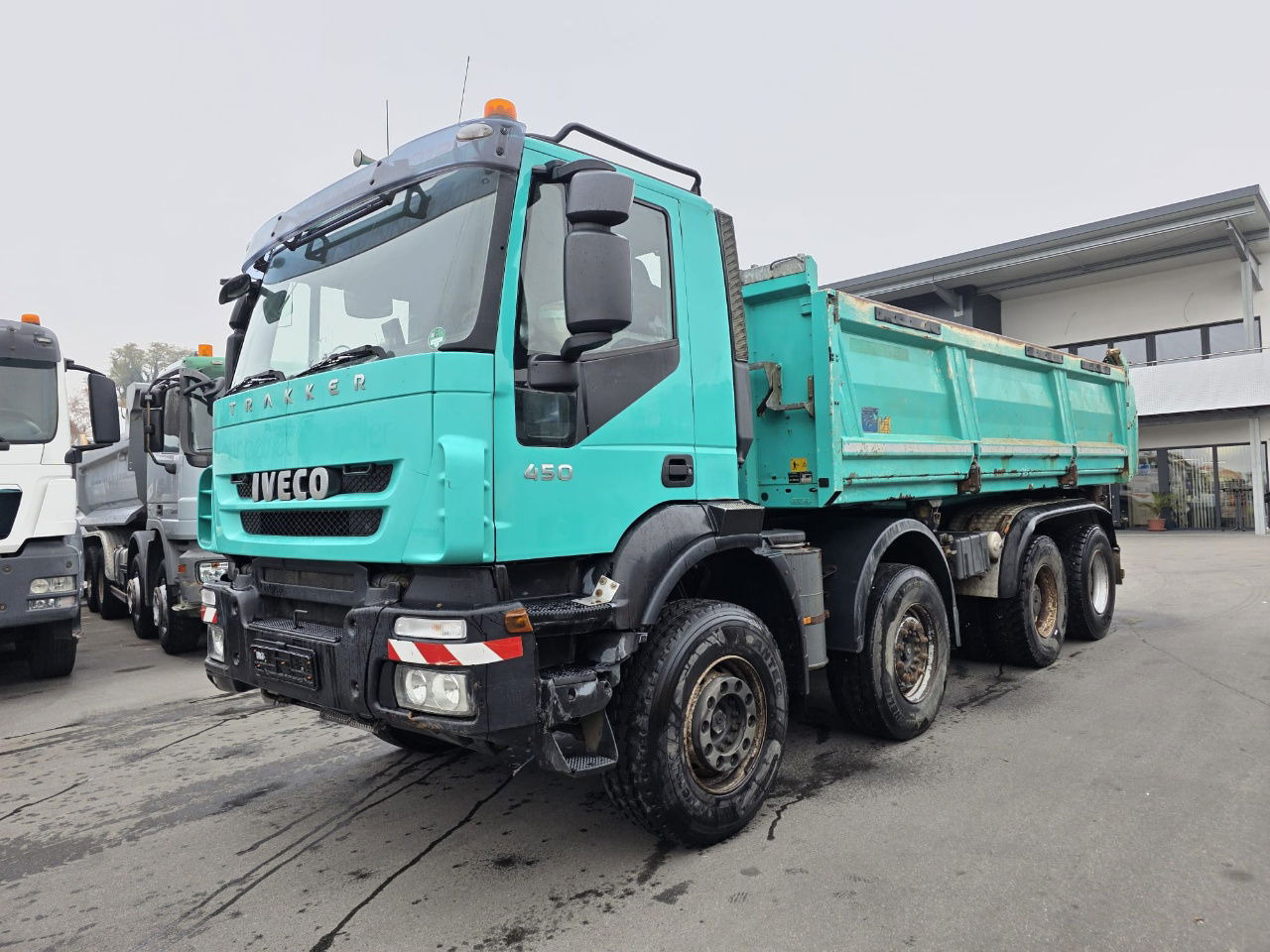 Iveco Trakker AD340T45 8x4 bordmatic tipper - retarder - Tovornjak prekucnik: slika 1 Iveco Trakker AD340T45 8x4 bordmatic tipper - retarder - Tovornjak prekucnik: slika 1
