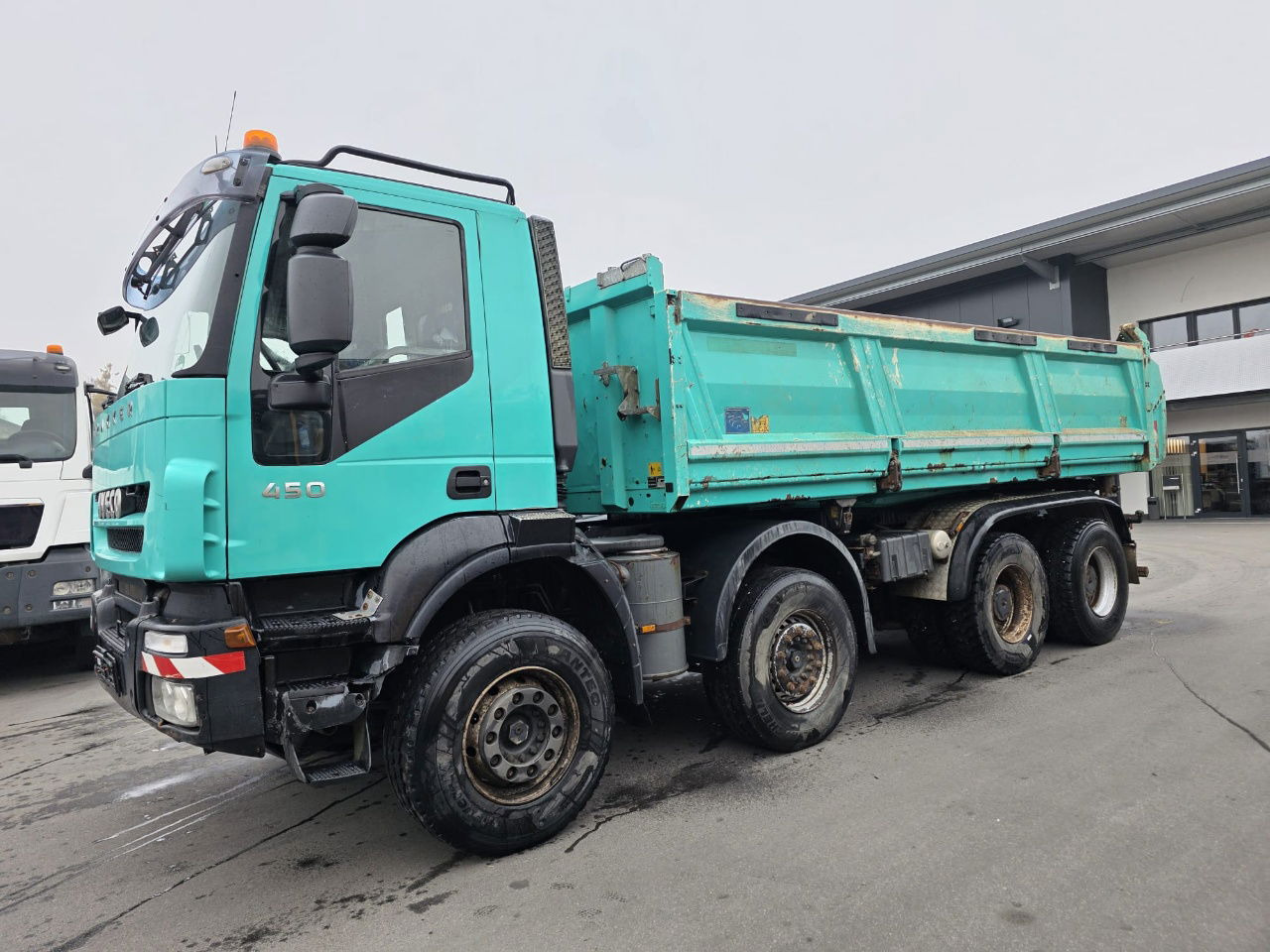 Iveco Trakker AD340T45 8x4 bordmatic tipper - retarder - Tovornjak prekucnik: slika 2 Iveco Trakker AD340T45 8x4 bordmatic tipper - retarder - Tovornjak prekucnik: slika 2