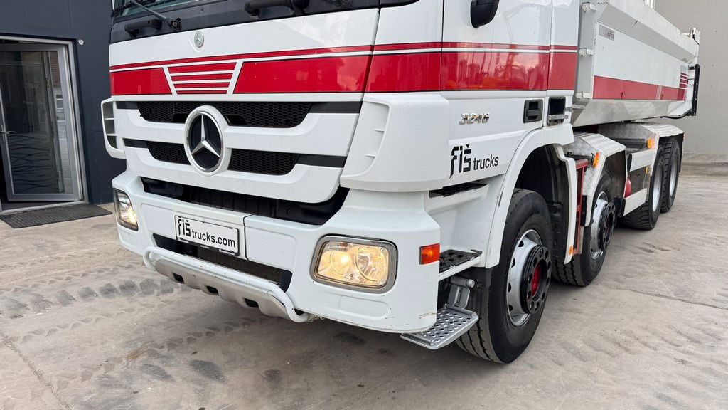 Mercedes-Benz Actros 3246 8X4 mulda tipper - retarder - hydr. back door - Tovornjak prekucnik: slika 3 Mercedes-Benz Actros 3246 8X4 mulda tipper - retarder - hydr. back door - Tovornjak prekucnik: slika 3