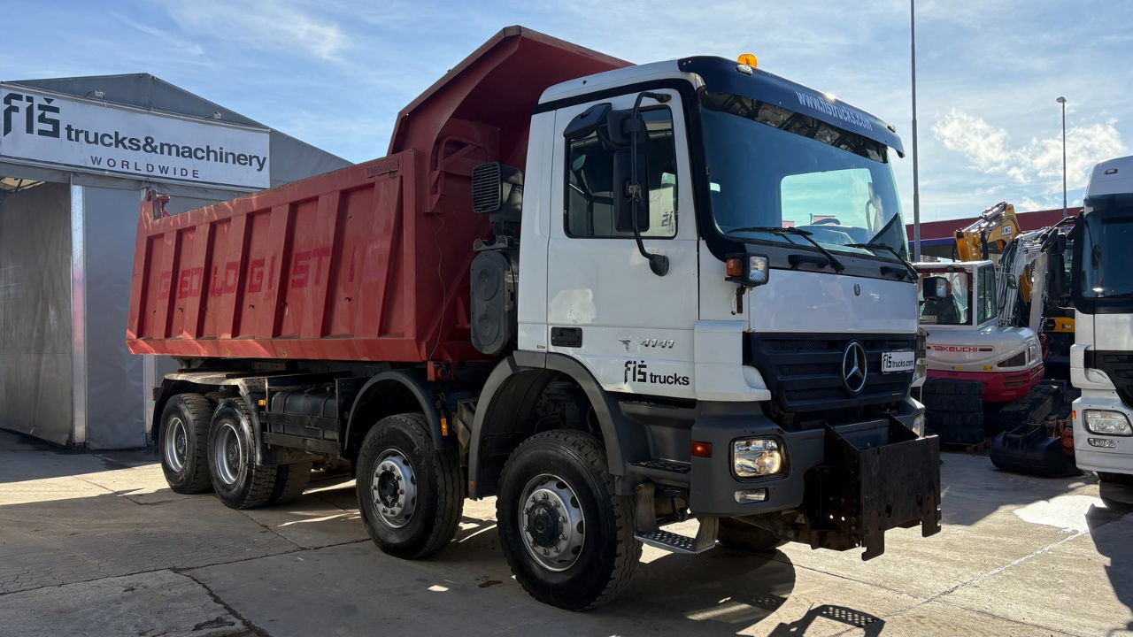 Mercedes-Benz Actros 4141 K 8x6 tipper - 19m3 - spring suspension - Tovornjak prekucnik: slika 2 Mercedes-Benz Actros 4141 K 8x6 tipper - 19m3 - spring suspension - Tovornjak prekucnik: slika 2